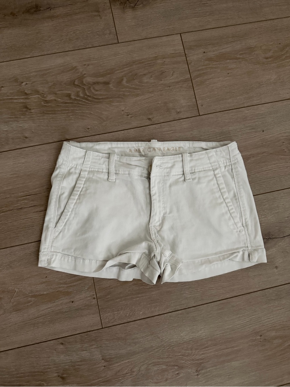 American Eagle Super Stretch shorts Jean Shorts in White
